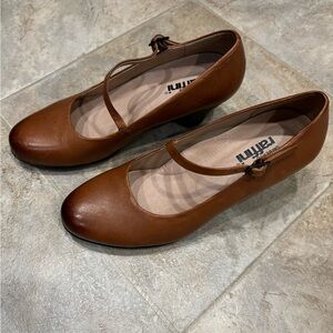 Umberto Ruffini Norine Heels Size 7.5 / 38 Mary Jane